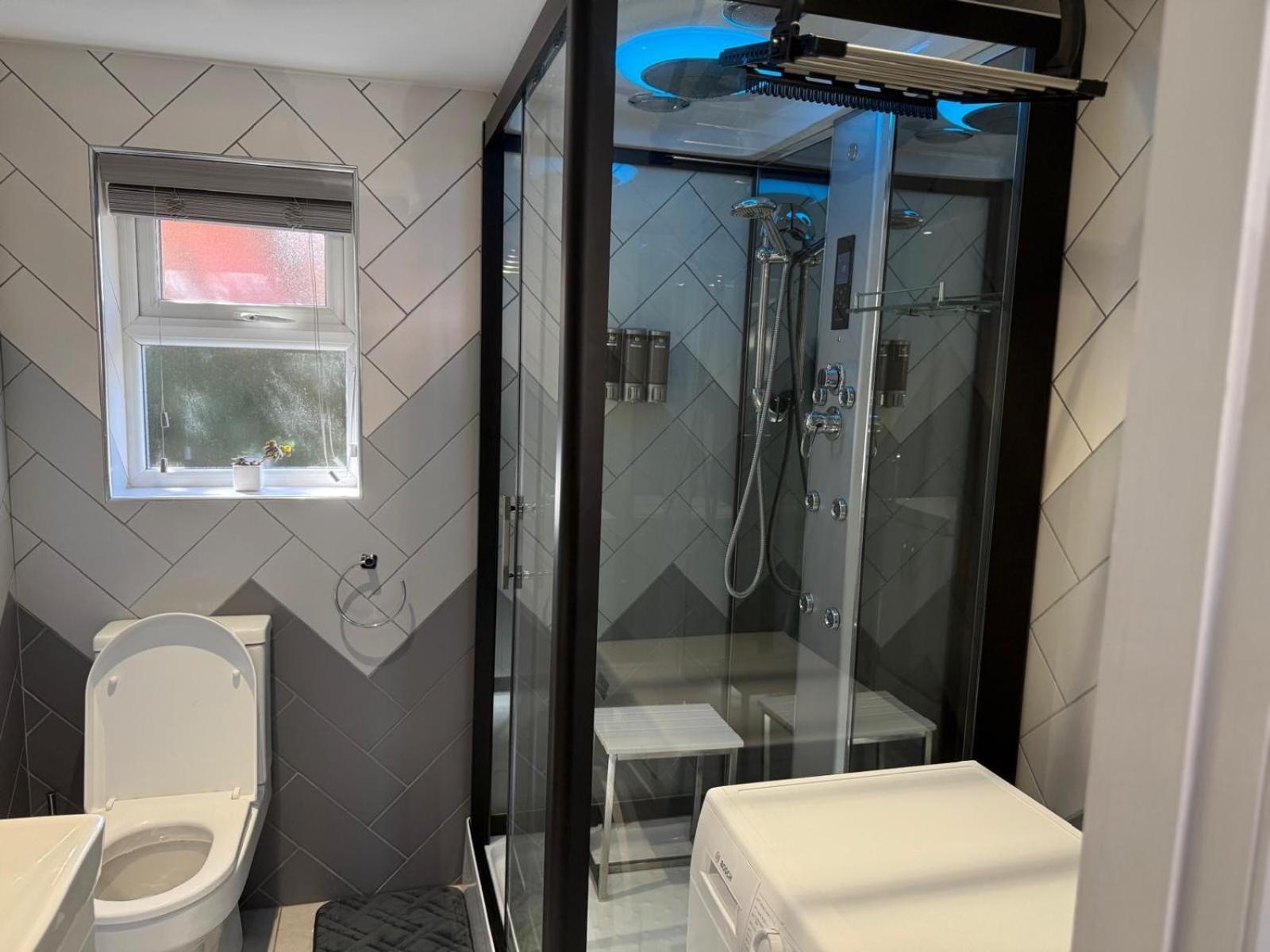 Man Studio - Stereoshower Freeparking 5Min-Metro مانشستر المظهر الخارجي الصورة